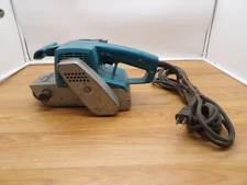 MAKITA BELT SANDER 3"x21" Corded - Model 9900B-  WORKS GREAT-NEEDS BELT