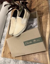 Clarks Slipper Herren Gr. 45 Beige Leder Geflochten Schuhe