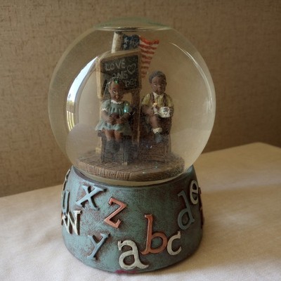 Vtg 1994 WESTLAND Musical School Days Children Love One Another Snow Globe