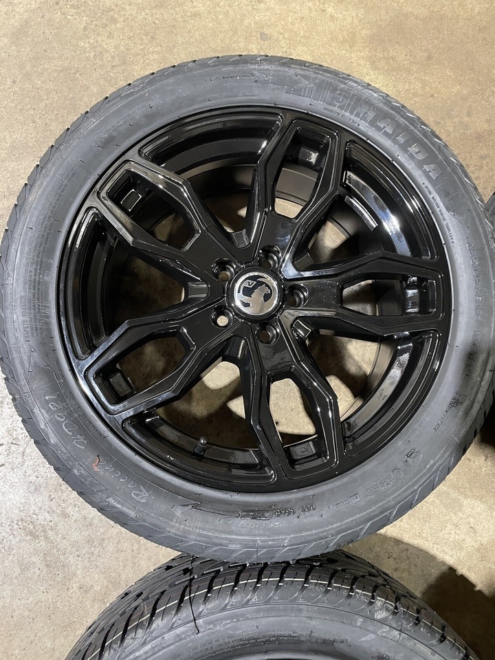 Brand new set of 18” alloy wheels and tyres Fits Vauxhall Vivaro 5x114