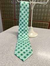 “VESUVIO NAPOLI”~Italy~Men’s~Diamond Pattern~Neck Tie~Green/White~100% Poly