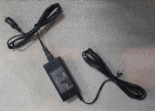 Zoom MRS-1608 Multi-Track Recorder MTR w/Adapter 100V-240V from Japan - Picture 9 of 11