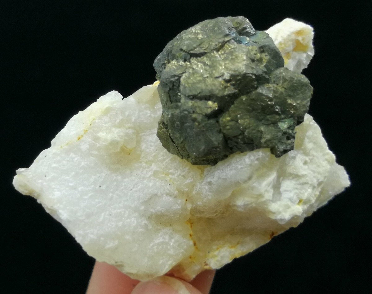 パイライト(40mm) 40mm Pyrite Nodules on Quartz from China 4349 | eBay
