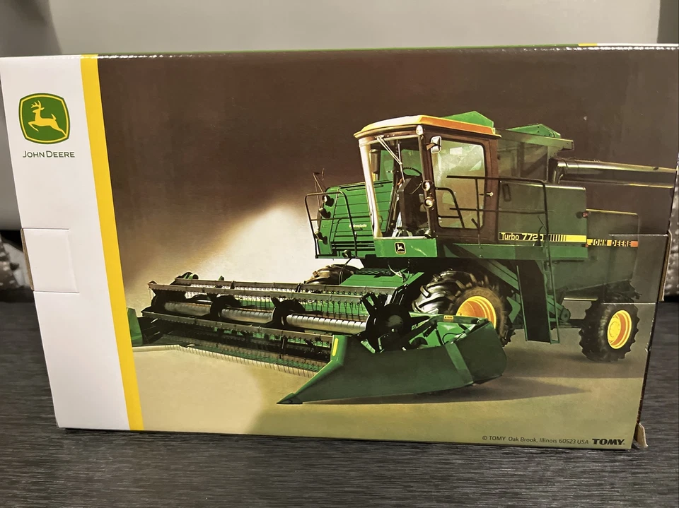 2022 ERTL 1:64 JOHN DEERE Harvest Set 7720 Combine 4555 Tractor & 500 Grain Cart - Image 4 of 4