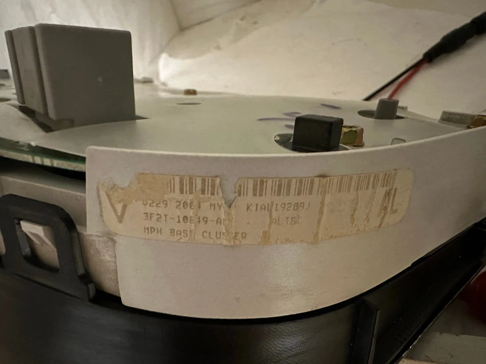 Cuadro de instrumentos velocímetro 04 Ford Freestar indicadores del panel de instrumentos 175.027 millas Foto 3 de 3