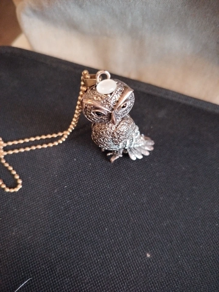 Collar de búho hecho a mano realista Betsey Johnson vintage usado declaración  Foto 3 de 4