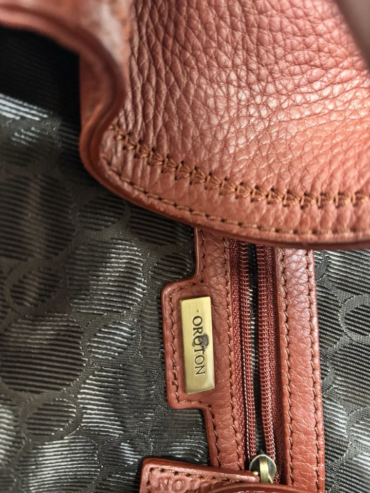 Beautiful Large Oroton Leather Shoulder Bag - Image 3 of 4