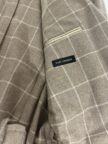 Corneliani Men's 100% Cashmere Blazer. Beige Check Design. Size 52 - Picture 3 of 8