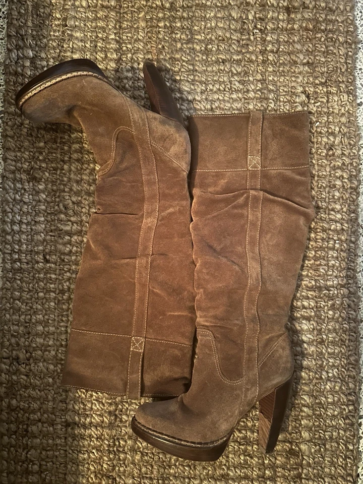Botas hasta la rodilla Michael Kors marrón gamuza 7,5. Western de tacón apilado estilo holgado Foto 3 de 4