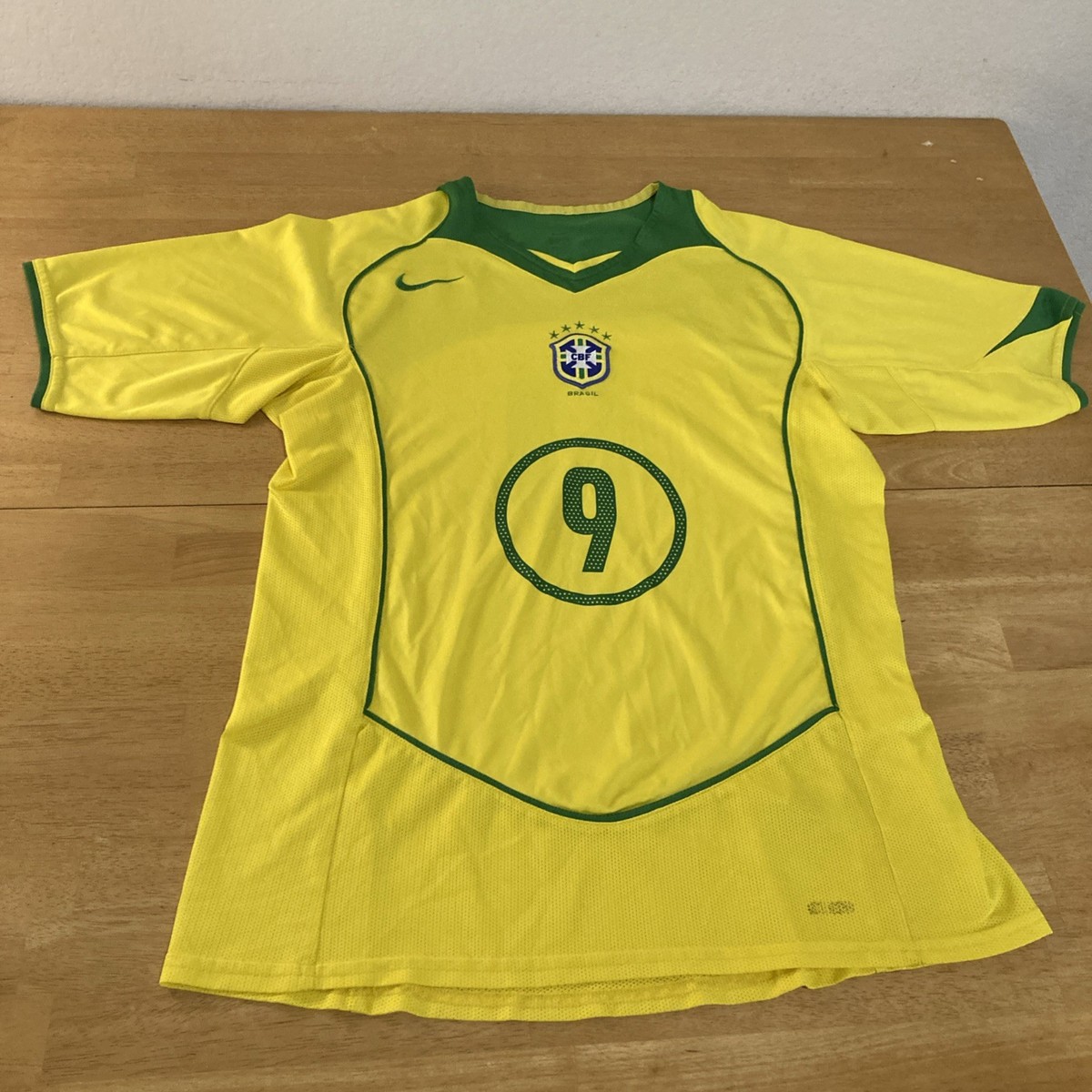 BRAZIL 2004 2006 HOME SHIRT JERSEY NIKE sz M MEN #9 RONALDO