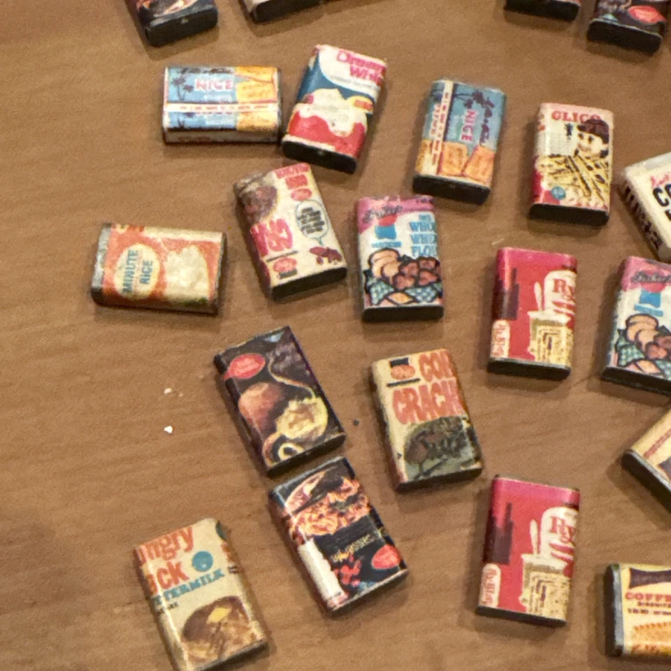 22 alimentos de despensa miniatura vintage para casa de muñecas Hungry Jack, copos de maíz más Foto 3 de 4