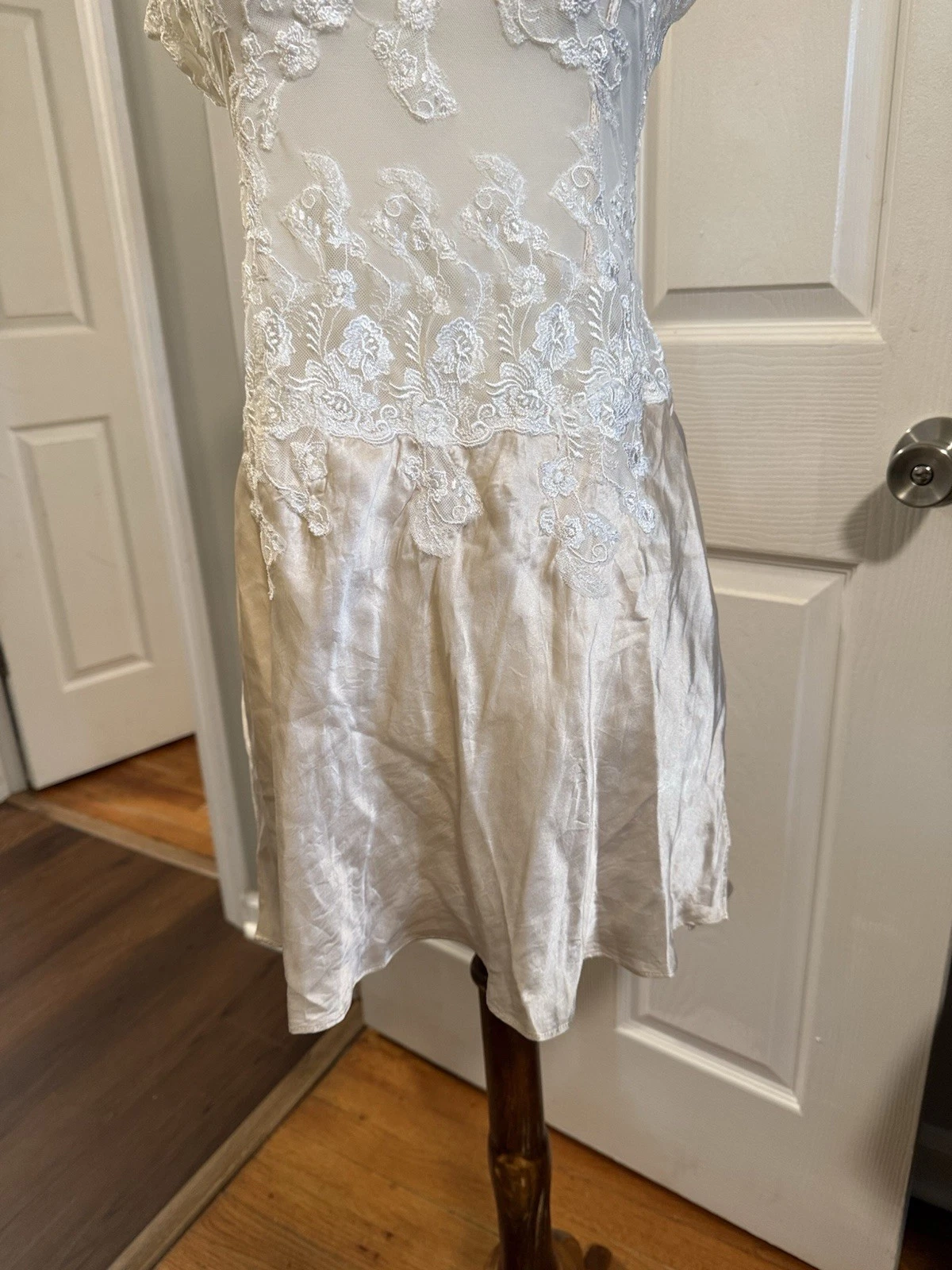 UNDERCOVER Slip Ethereal Victoria's Secret in pizzo di seta (S) vintage romantico