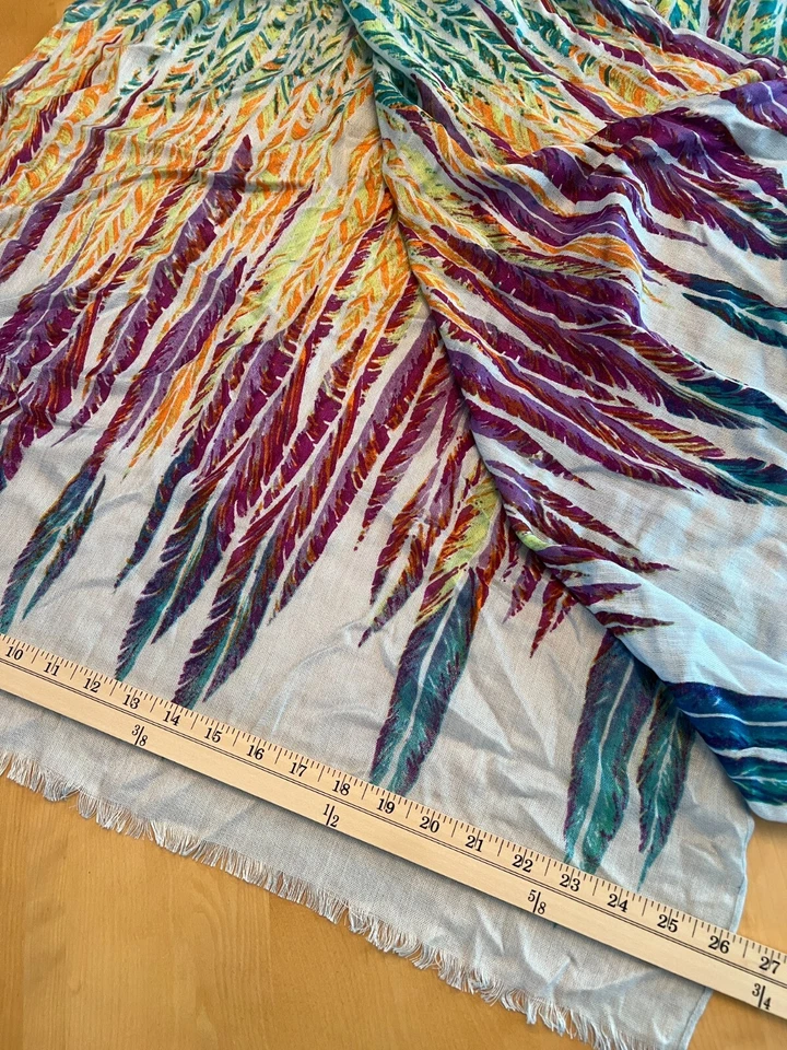 BUFANDA MULTICOLOR PLUMA SAKS QUINTA AVENIDA GRIS Foto 4 de 4