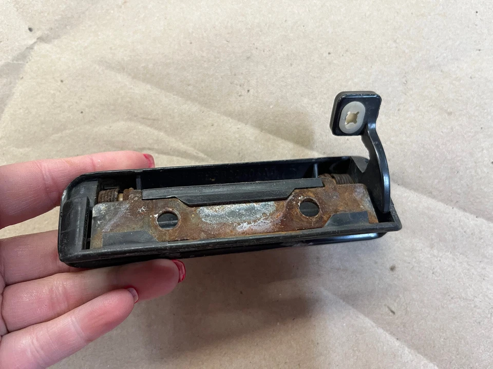 FORD BRONCO II Bronco 2 PUERTA LEVADIZA MANIJA PUERTA CERRADURA OEM Foto 2 de 2