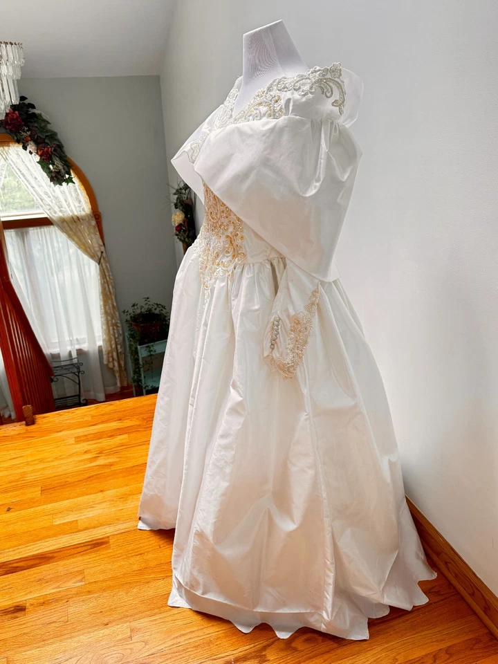 Vestido de novia de encaje satinado de colección de los años 70 vestido de novia con cuentas sin terminar defecto hecho a mano Foto 2 de 4