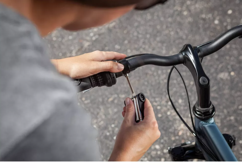 SCHWINN 18-in-1 自転車ツールキット　ケース付き[71514] Schwinn Bike Tool 18-in-1 Bike Accessory Multi-Tool | eBay