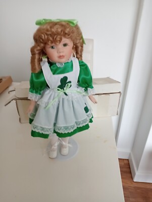 Lillian Vernon ST Patricks Day Puppe.
