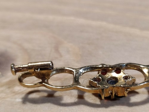 SPILLA VINTAGE ANNI 50 METALLO COLOR ORO E GRANATI BIGIOTTERIA ARTIGIANALE - Foto 4 di 6