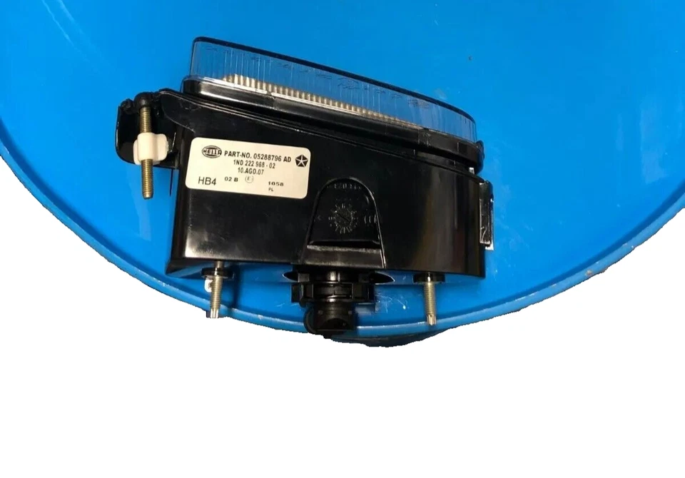 05288796AD Fog Lamp Front Right Chrysler PT Cruiser 2000-2010 GENUINE MOPAR(c4) - Image 2 of 3