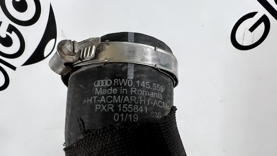 Manguera de presión intercooler AUDI RS5 Sportback 2018-2024 OEM 8W0145555A Foto 4 de 4