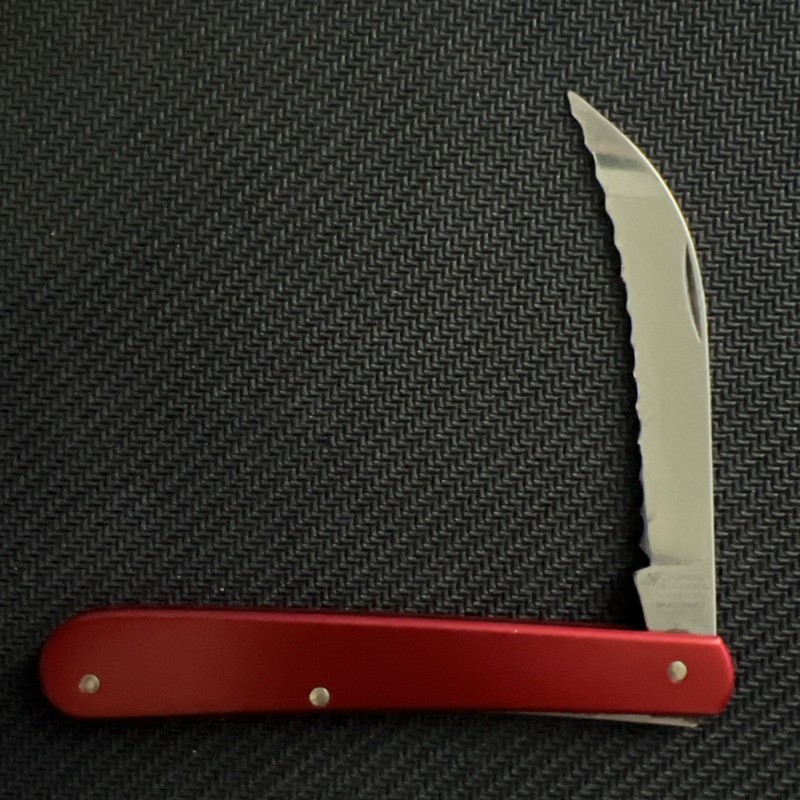 Victorinox Bakers Knife Folding Serrated Single Blade 