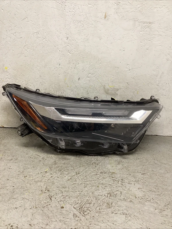 2022-2025 TOYOTA RAV 4 RAV4 RIGHT RH PASSENGER SIDE HEADLIGHT OEM 811100R350