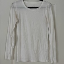 Style profile: layers, cool weather, scoop neck, everyday, capsule, neutral, fal