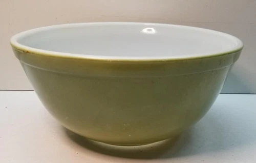 Pyrex Verde 403 Vintage Mixing Bowl 2.5 Quart Avocado Green Nesting  Milk Glass