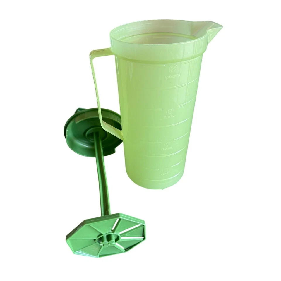 Jarra de té/limonada de plástico verde vintage - artículos federales para el hogar de 2 cuartos de galón Foto 2 de 4