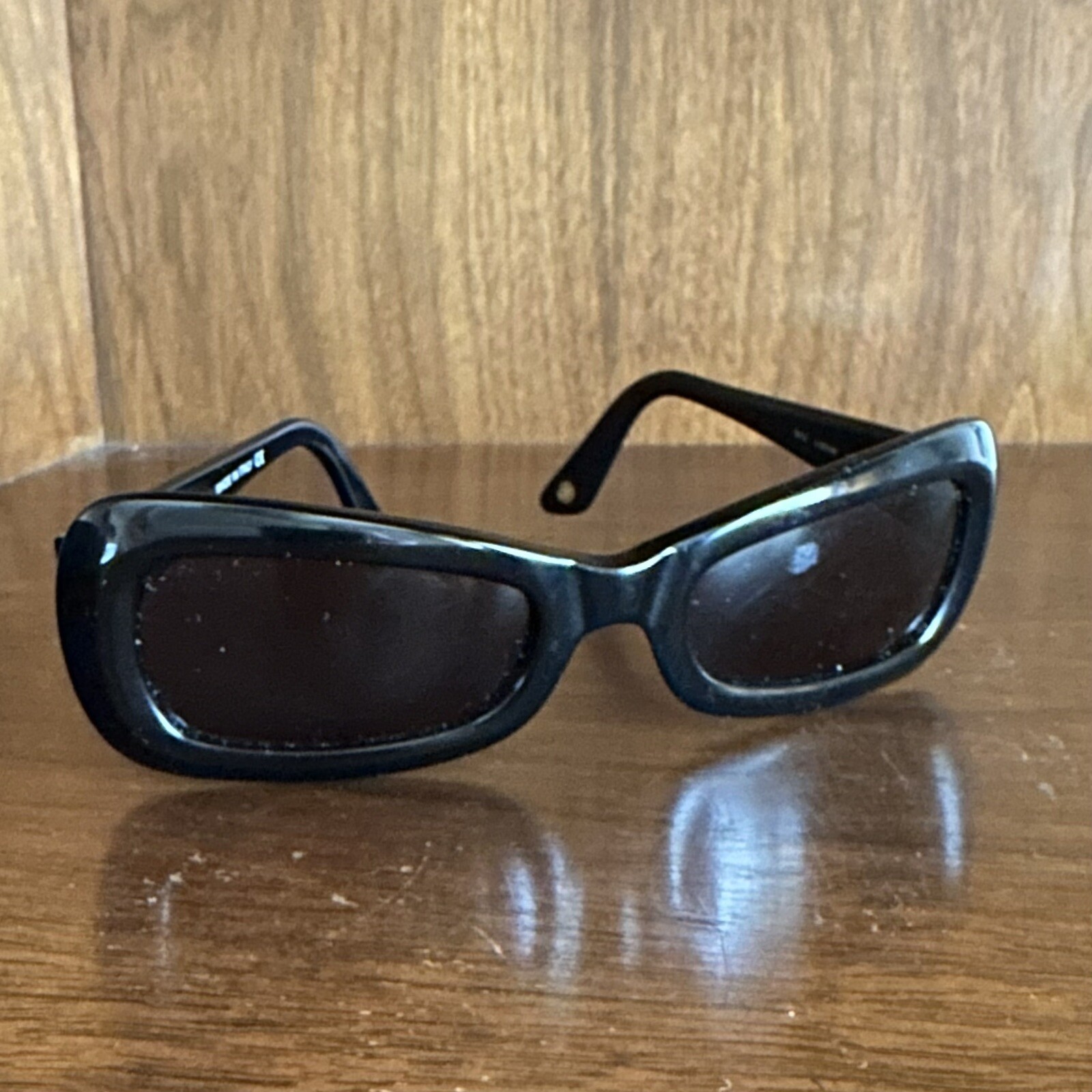 Vintage CHANEL Black Acetate Bow Tie Sunglasses with Hard Case C735041