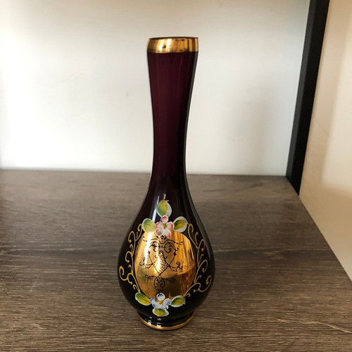 Vintage NASCO Japan Amethyst Glass Vase with Raised Enamel Flowers - Picture 2 of 10