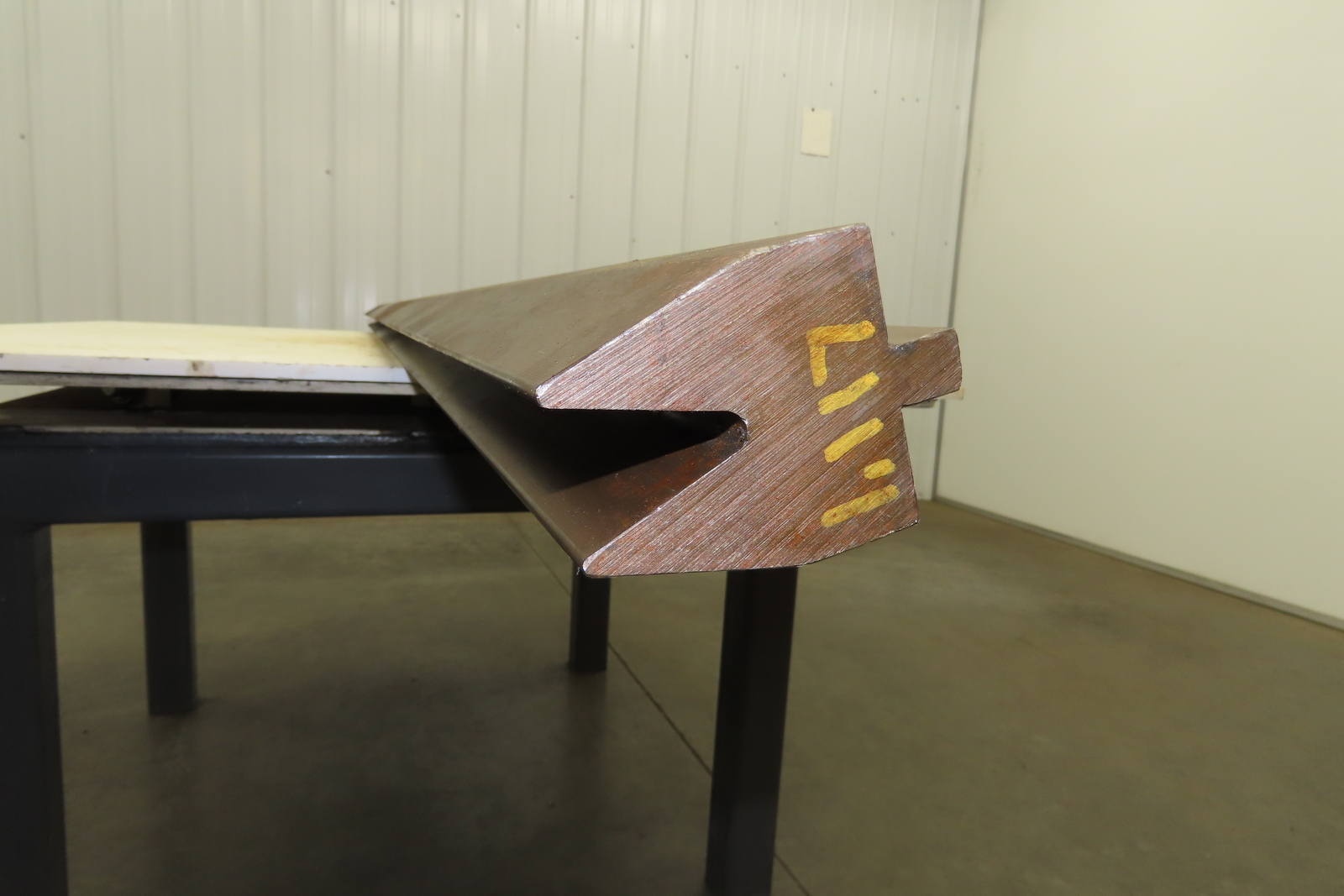 Press Brake Die 961/2" Long 35° Acute V 1/2" Tang 23/8" W 23/4" H