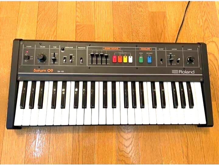 Roland SA-09 Saturn 09 Synthesizer Keyboard Vintage Music Roland SA-09 Saturn 09 Synthesizer Keyboard Vintage Music