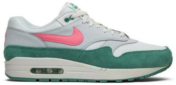 nike air max plus script swoosh