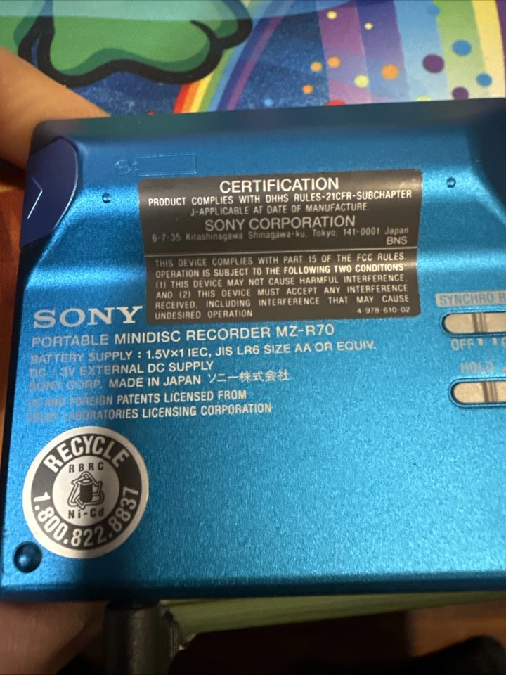 Grabadora de mini disco portátil Walkman azul Sony MZ-R70 MD - enciende Foto 2 de 3