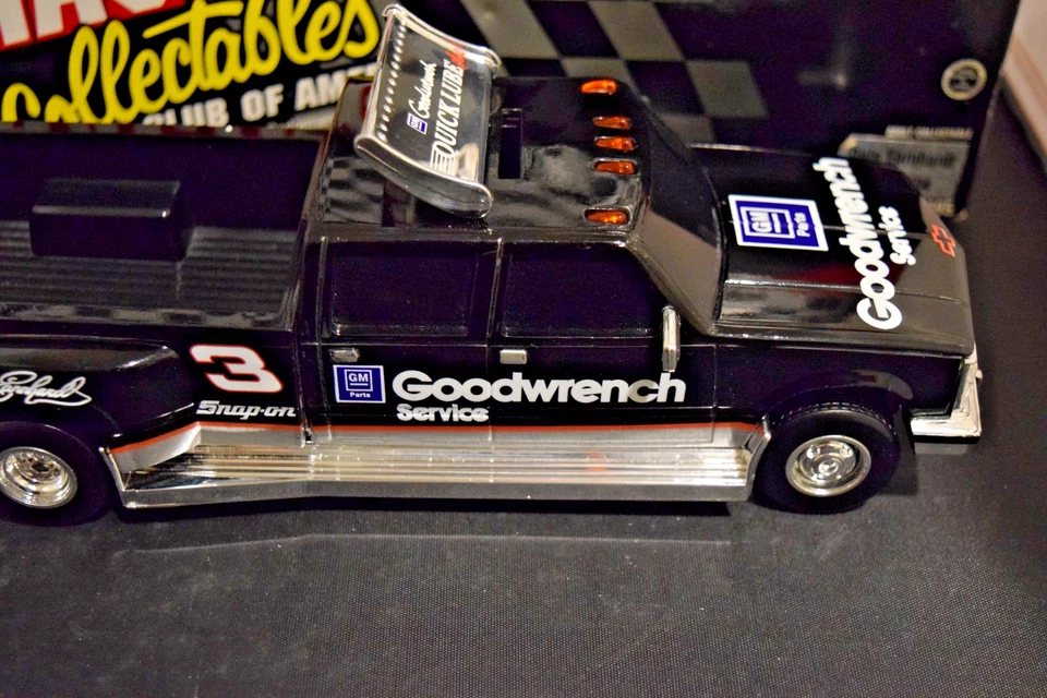 1995 Racing Collectables Dale Earnhardt Goodwrench #3 1:24 Scale Dually Bank - Image 3 of 4