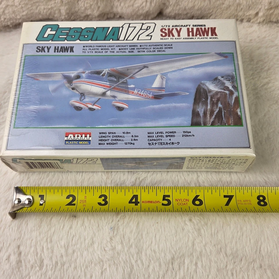 ARII 1:72 Aircraft Series Cessna 172 Sky Hawk Plastic Model Kit A702 300 - Image 2 of 4