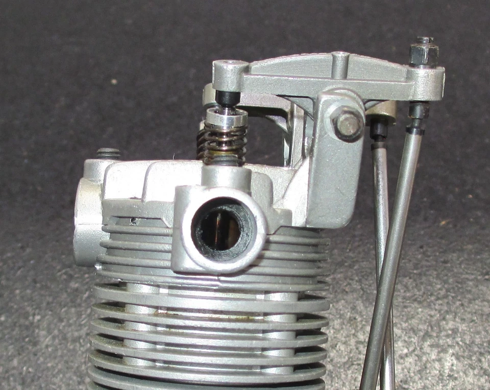 SAITO FA-40 6.58cc open rocker 4 stroke glow engine near mint f/s - Image 4 of 4