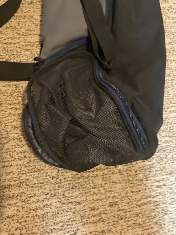 Bolsa de beisebol/softball Easton Duffle com gancho de cerca 34" de comprimento - Imagem 4 de 4