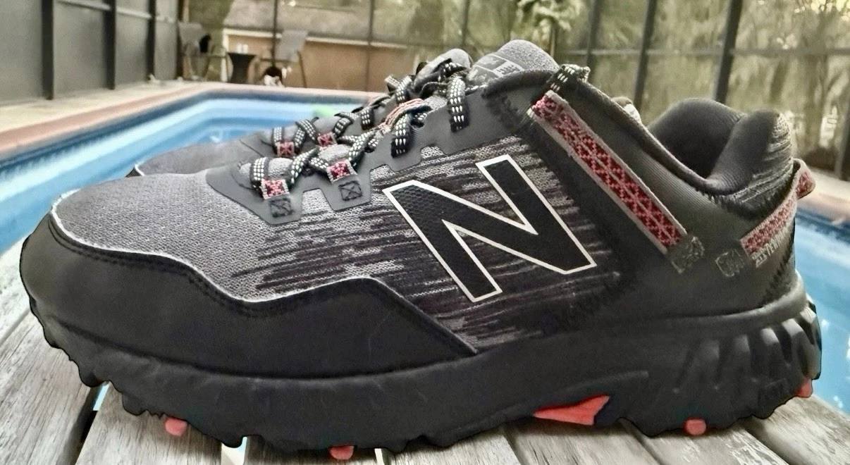 New Balance 410v8 Trail Athletic Running Shoes Black Orange Mens Size 9.5 EEEE