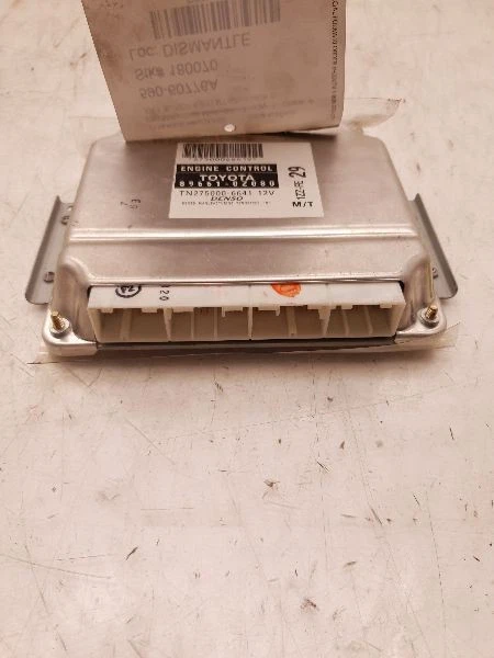 04 05 06 07 TOYOTA MATRIX XR ECU ECM 1ZZFE 89661-0Z080 Foto 3 de 4