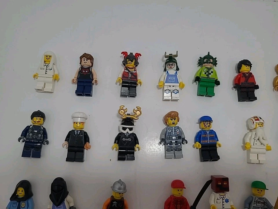 Lote de 50 figuras LEGO minifiguras personalizadas aleatorias Foto 2 de 4