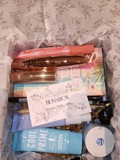 BlissBox 11 Curated Beauty Essentials Full Size Skincare Makeup Gift Set New UK