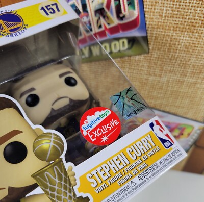 FUNKO POP STEPHEN CURRY 157 With NBA CHAMPIONSHIP TROPHY FUGITIVE