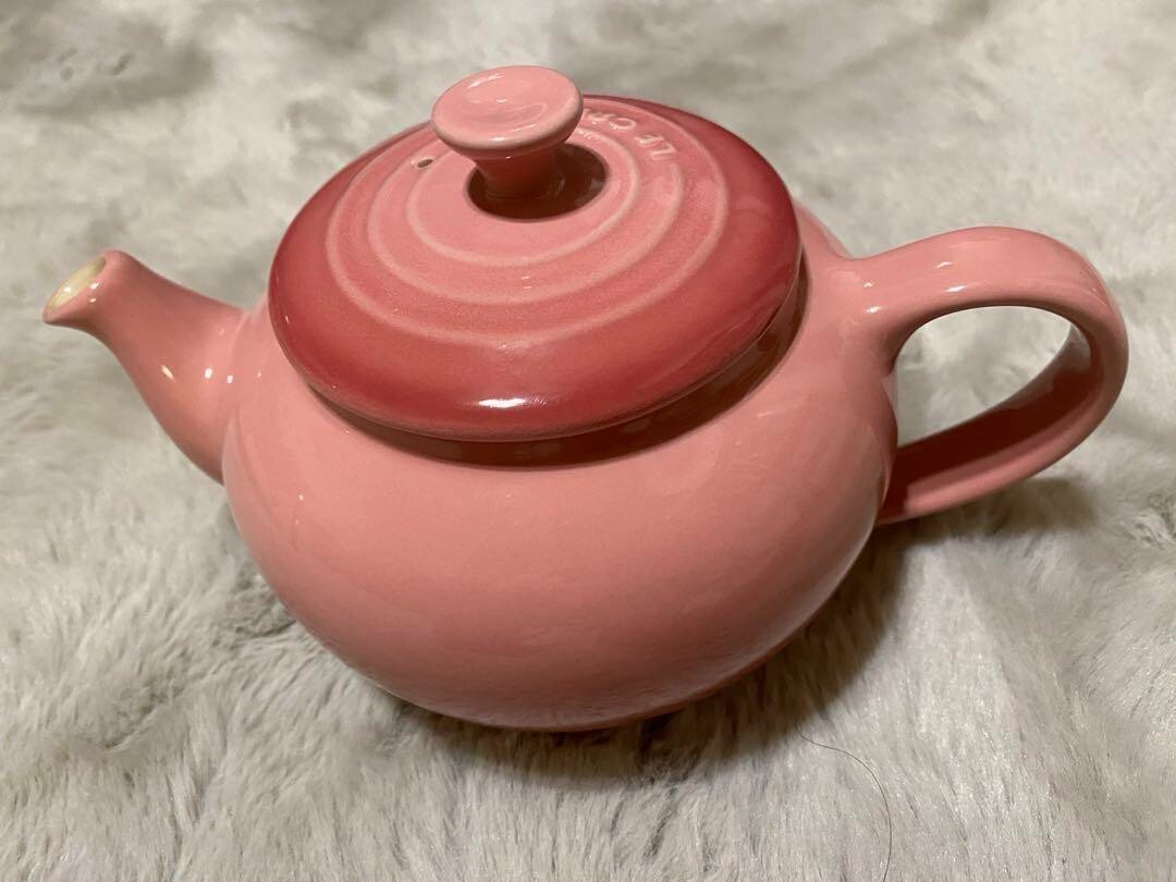 Brand New Le Creuset Pink Teapot - Rare Limited Edition