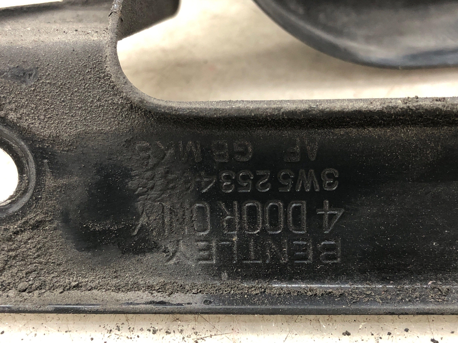 2006-2012 BENTLEY CONTINENTAL LEFT REAR EXHAUST TIP MUFFLER END TAIL END CAP