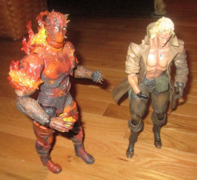 Metal Gear Solid Phantom Pain 11'' Man on Fire & Liquid Snake 10'' BIG FIGURES