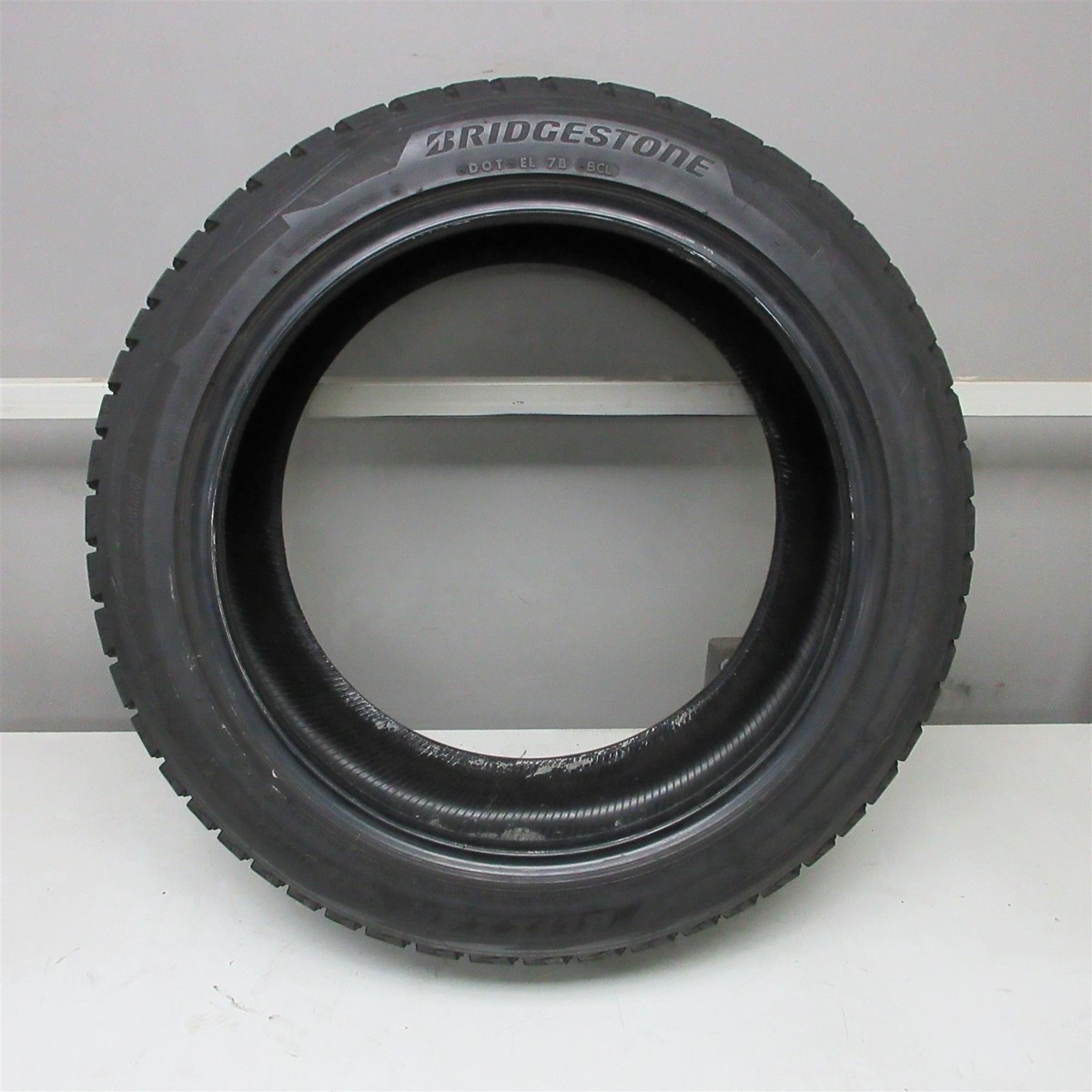 275/45R20 Bridgestone Blizzak DM-V2 110T Used Tire (12/32nd) NO