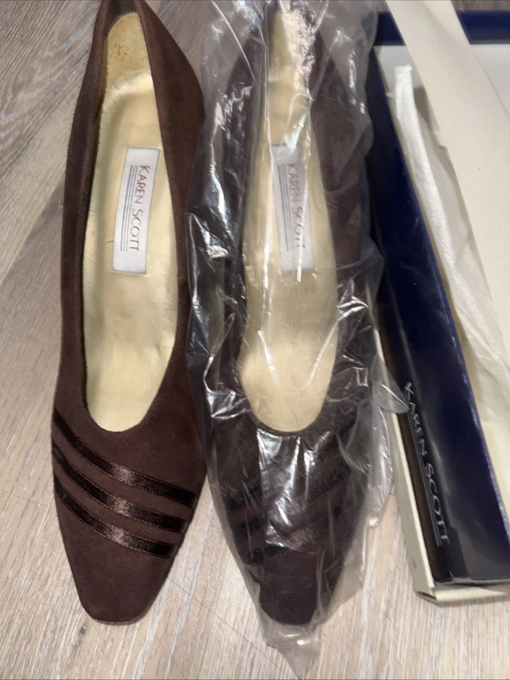Karen Scott tons marrons sólidos salto bloco amêndoa tamanho 10B camurça com caixa - Imagem 2 de 4