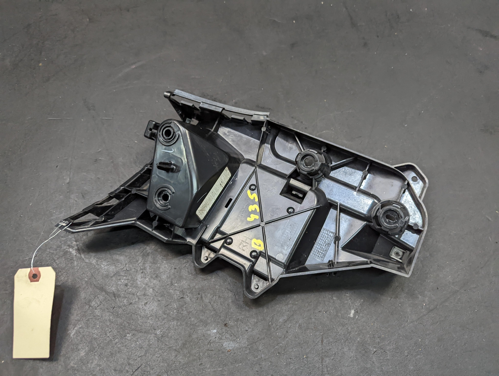 Front Bumper Right Side Bracket 2018 BMW X6 51127338286 2015 2016  